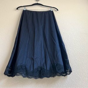 Vintage Gigi Black Lacey Slip Skirt Knee-length, size Small